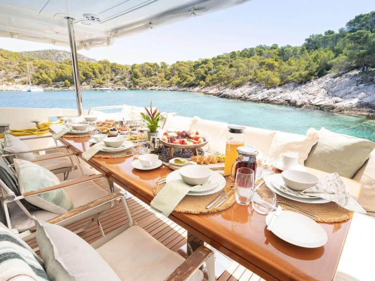 Yacht mieten in Athen zum besten Preis