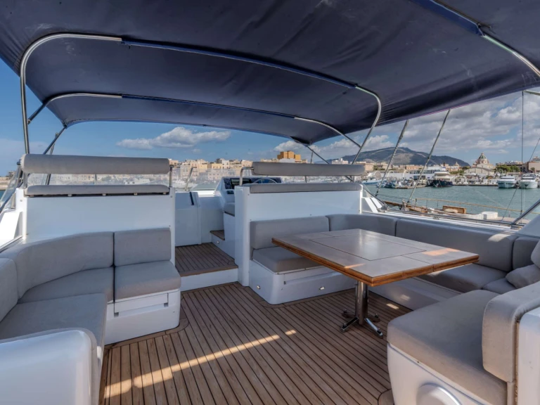 Bootsverleih DE VRIES CAMENA II Olbia Samboat