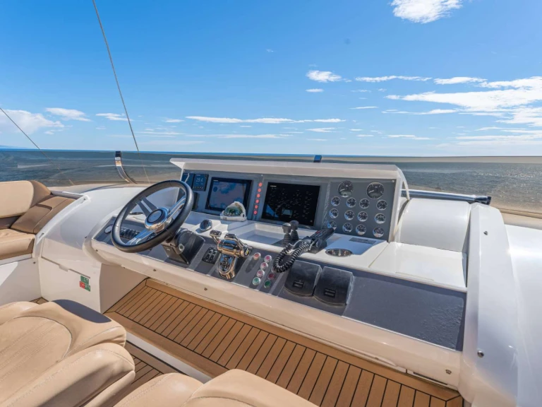 YachtCharter in Antibes - Princess, UK BLUE EYES auf SamBoat