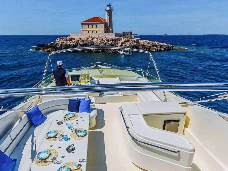 Ein Ferretti MISS KATARIINA mieten in Trogir