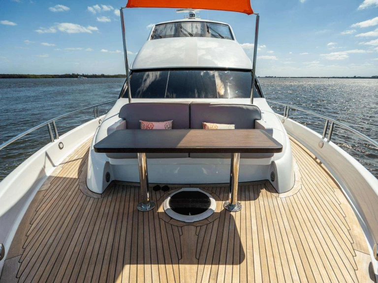 Vermietung Yacht Lazzara mit Führerschein