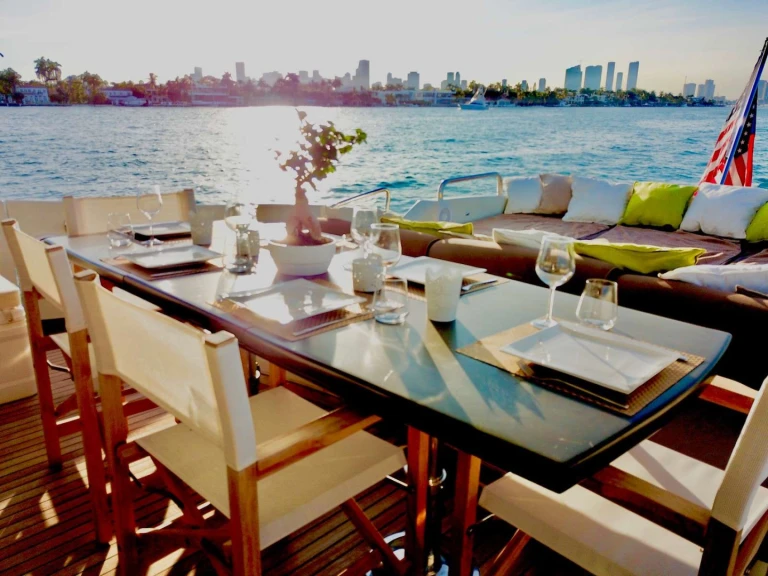 YachtCharter in Miami Beach - Azimut Panthera auf SamBoat