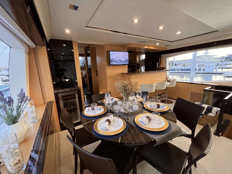 Vermietung Yacht Azimut mit Führerschein
