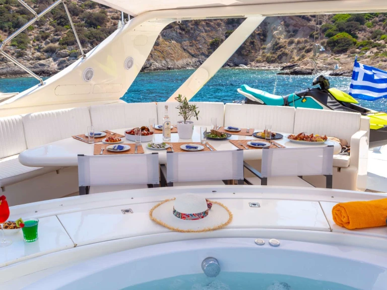 Vermietung Yacht Falcon mit Führerschein