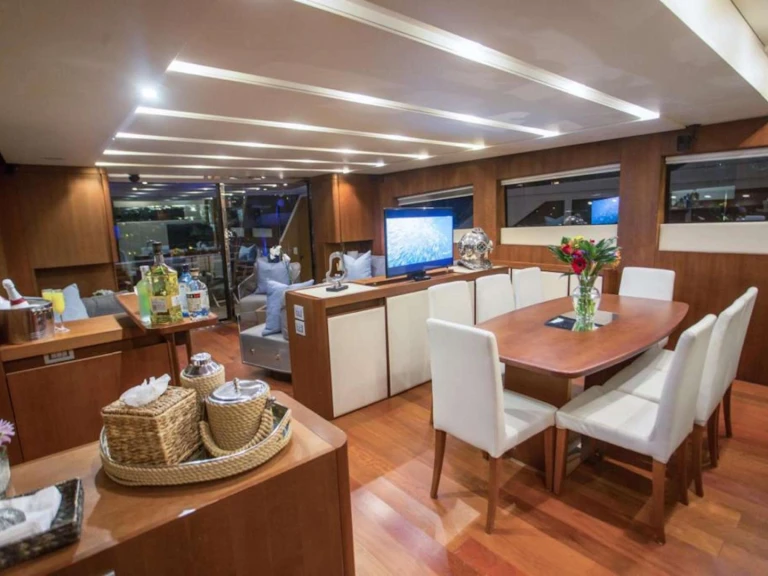Yacht mit oder ohne Skipper Aicon mieten in Miami