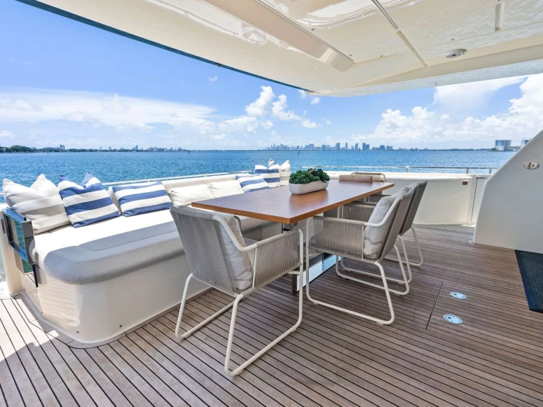 Bootsverleih Ferretti THE BRASS RING Fort Lauderdale Samboat
