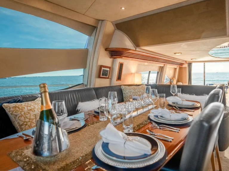 Vermietung Yacht Sunseeker mit Führerschein