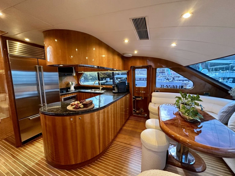 Vermietung Yacht Horizon mit Führerschein
