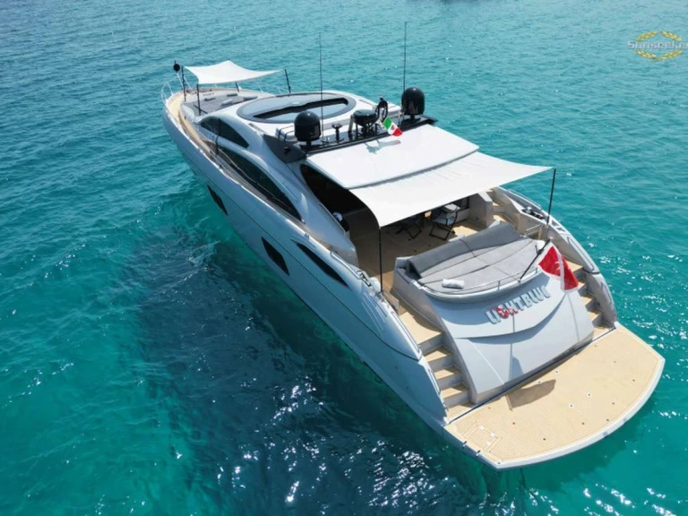Ein Sunseeker Light Blue mieten in Poltu Quatu