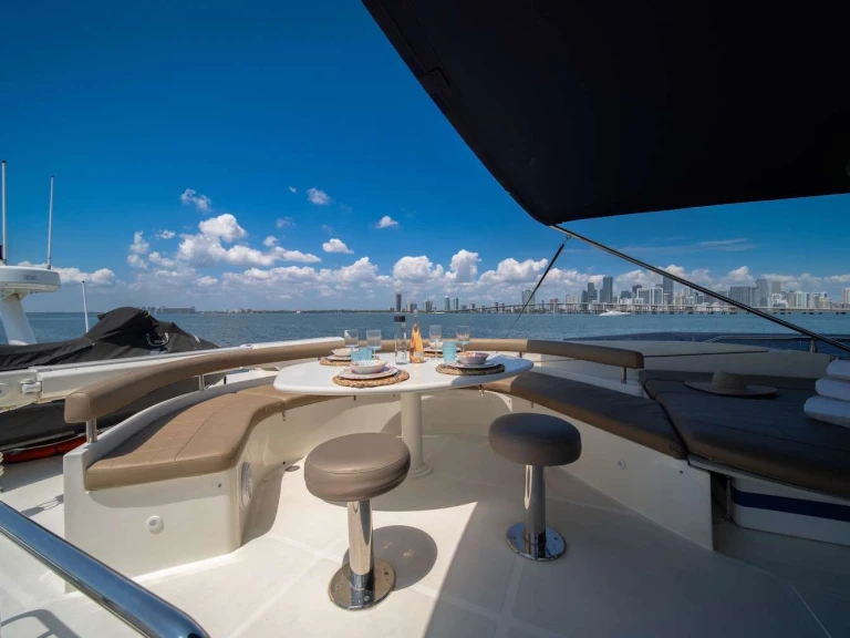 Vermietung Yacht Ferretti mit Führerschein