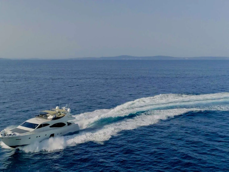 Vermietung Yacht Ferretti mit Führerschein