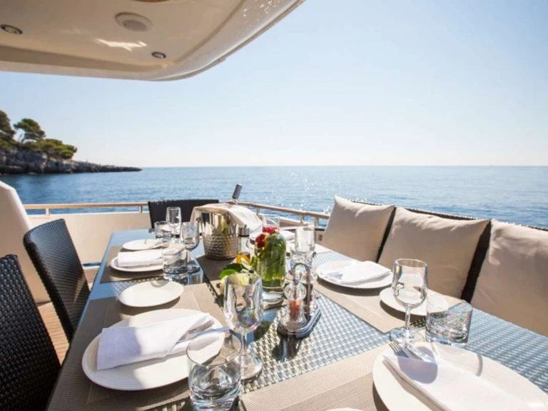 Yacht mieten in Antibes - Fairline-Squadron D5