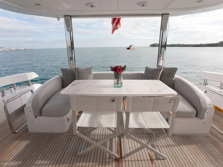 Vermietung Yacht Azimut mit Führerschein