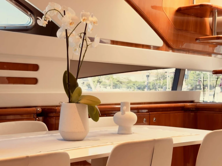Vermietung Yacht Ferretti mit Führerschein