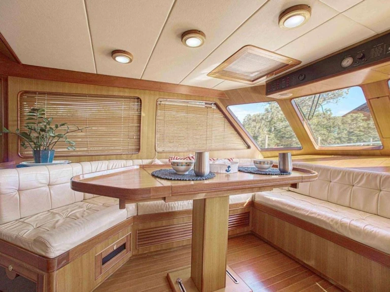 Yacht mieten in Newport - Marlow What's Next