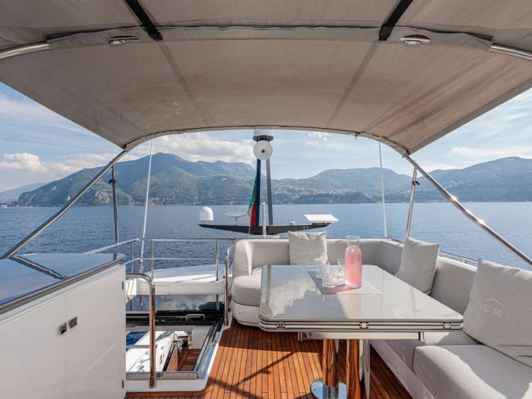 Yacht mieten in Castellammare di Stabia zum besten Preis