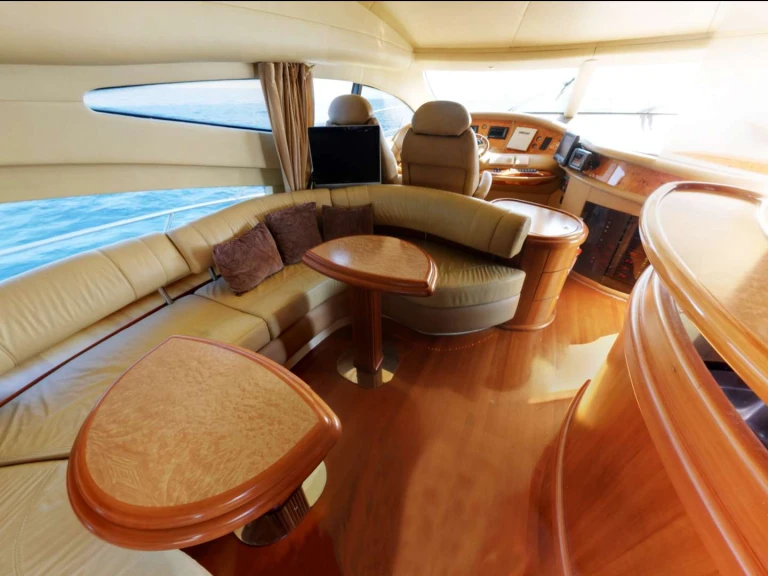 Vermietung Yacht Azimut mit Führerschein