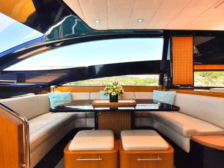 Vermietung Yacht Riva mit Führerschein