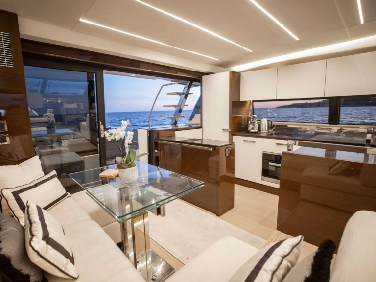 Ein Prestige Yachts Romy One mieten in Provence-Alpes-Côte d'Azur