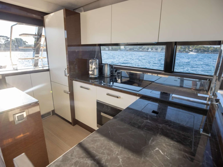 Prestige Yachts Apollonia mieten Provence-Alpes-Côte d'Azur