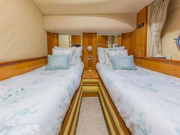 Azimut EVOLUTION mieten Griechenland