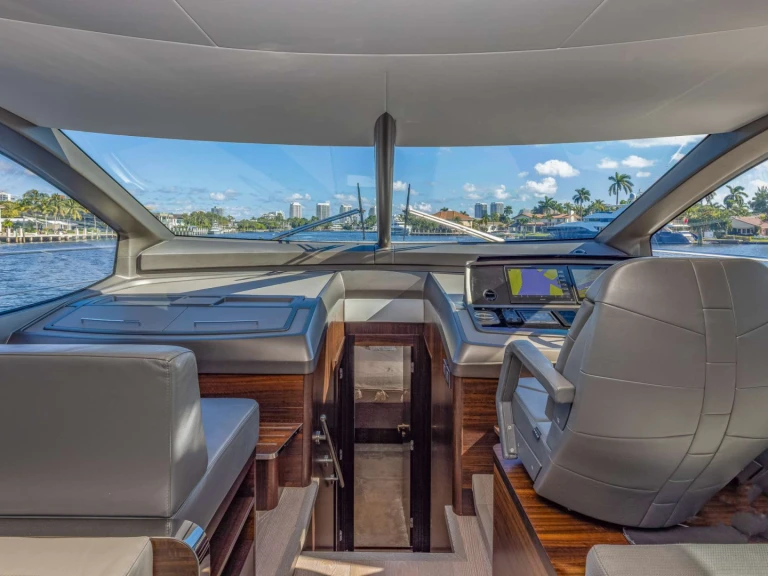Ein Sunseeker HIGH ROLLER mieten in Sag Harbor