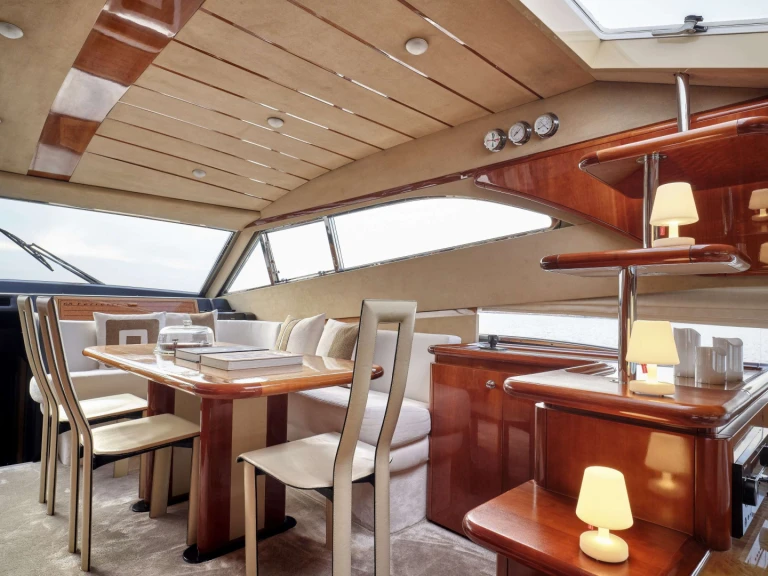 Yacht mieten in Athen zum besten Preis