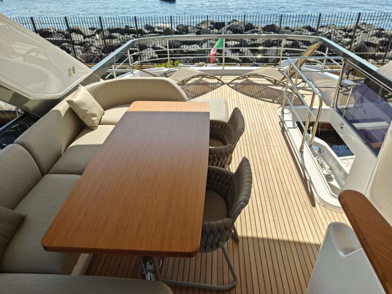 Bootsverleih Azimut ARAGREV 4 Neapel Samboat