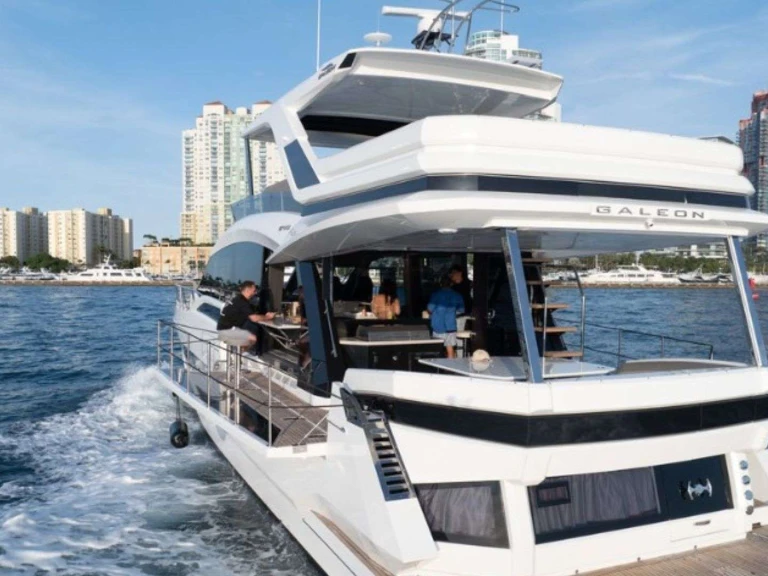 Vermietung Yacht Galeon mit Führerschein