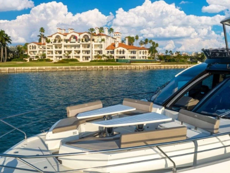 Yacht mieten in Miami Beach zum besten Preis