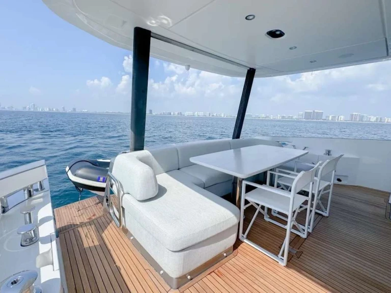 Vermietung Yacht Azimut mit Führerschein