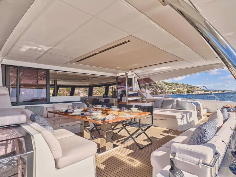 Yacht mieten in Néa Péramos zum besten Preis