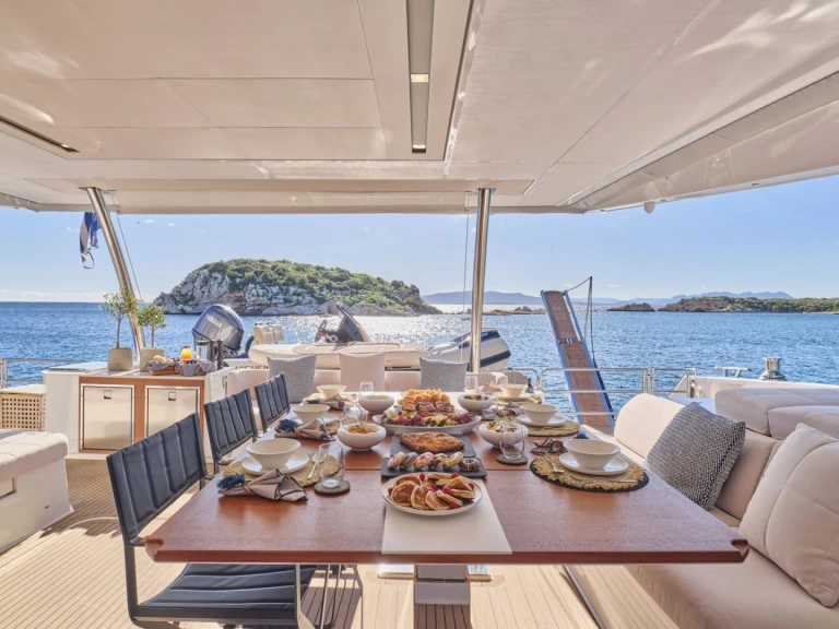 Fountaine Pajot MAJESTY OF GREECE mieten Néa Péramos