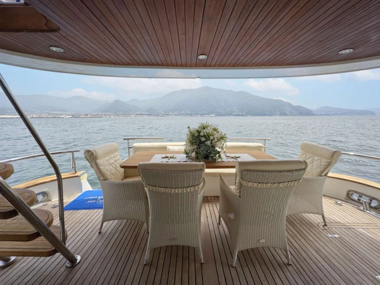 Ein Terranova Yachts AZUR mieten in Castellammare di Stabia
