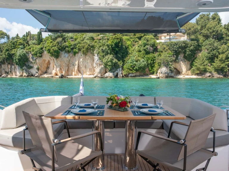 Yacht mieten in Gouviá zum besten Preis