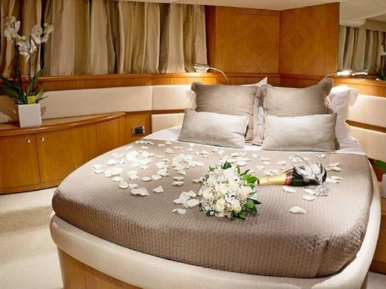 Vermietung Yacht Aicon mit Führerschein