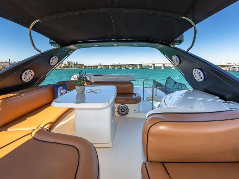 Boot mieten Miami günstig Priceless