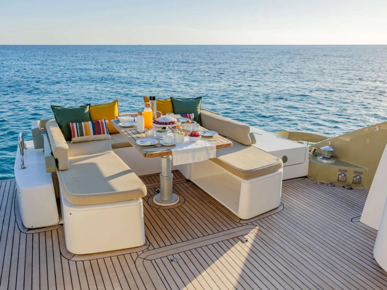 Vermietung Yacht Aicon mit Führerschein