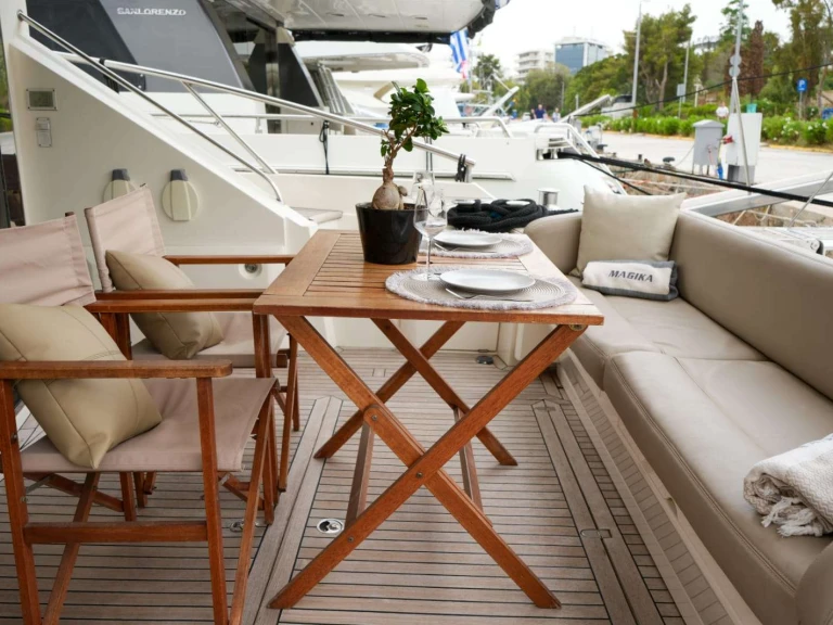Sealine MAGIKA mieten Álimos