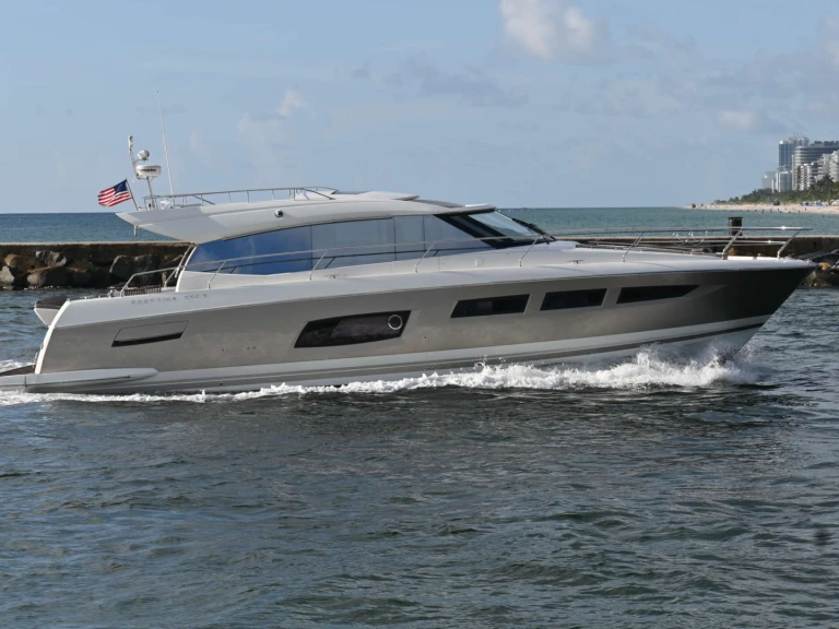 Ein Prestige Yachts 60 Prestige mieten in Karibik
