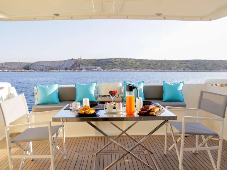 Ein Ferretti SUMMER CAMP mieten in Athen