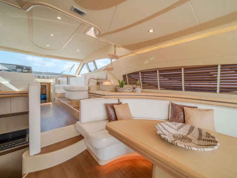 Vermietung Yacht Ferretti mit Führerschein
