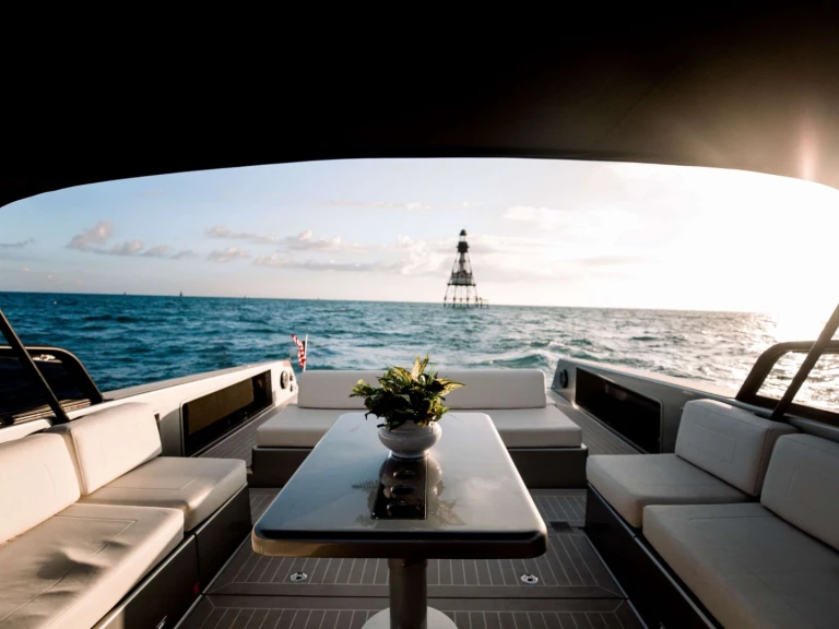Boot mieten Miami günstig 55 Van Dutch 