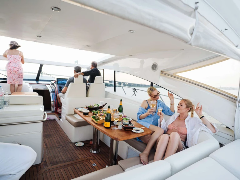 YachtCharter in Freeport - Princess Viking Searenity auf SamBoat