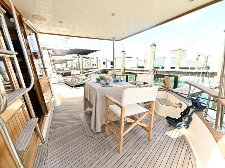 Bootsverleih Menorquin Buccara XV Bahamas Samboat