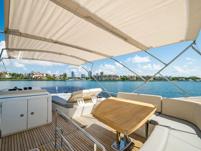 Yacht mieten in Miami - Prestige Yachts Molto Piaciuto