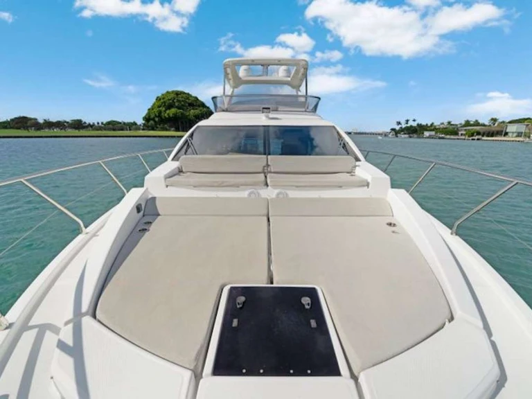 YachtCharter in Miami - Azimut Kilauea auf SamBoat