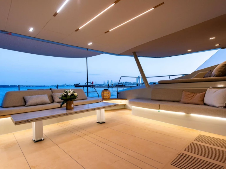 Custom GANANY mieten Ajaccio