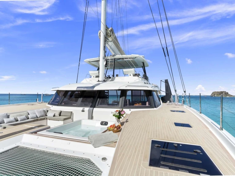 Katamaran mieten in Korsika - Fountaine Pajot ADEONA