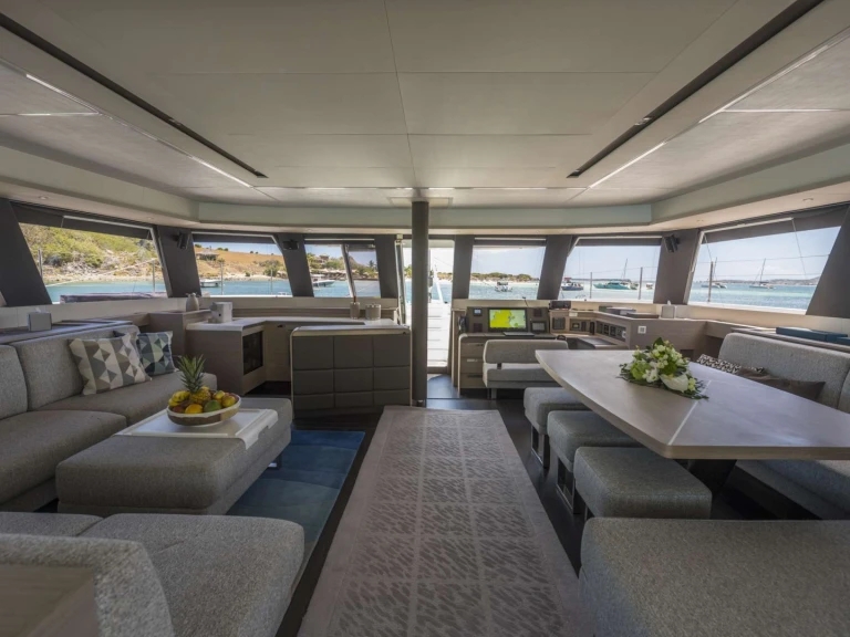 YachtCharter in Neapel - Fountaine Pajot LISA OF THE SEAS auf SamBoat